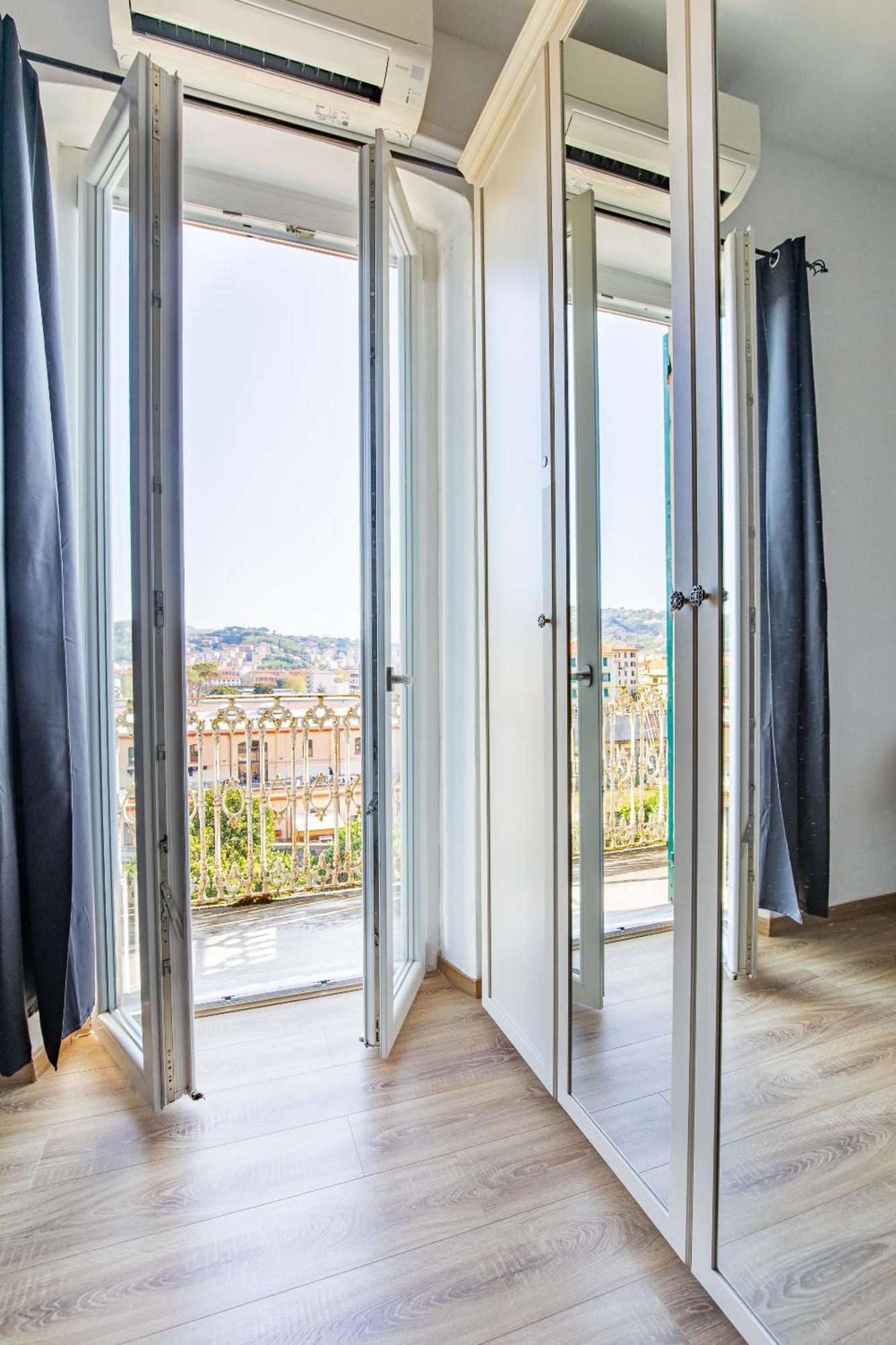 Апартаменти Elegante Dimora La Spezia-Free Parking Екстер'єр фото
